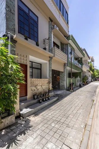 Apartment in Canggu, Bali, Indonesia — 6 bedrooms — photo 2