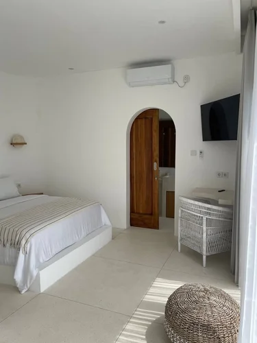Villa in Canggu, Bali, Indonesia — 3 bedrooms — photo 6