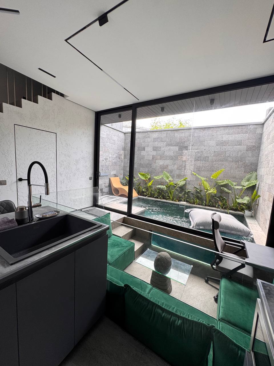 Villa in Umalas, Bali, Indonesia — 1 bedroom — photo 1