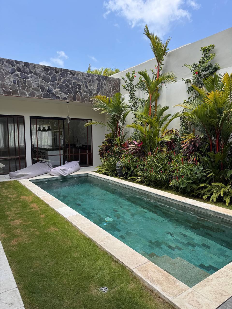 Villa in Umalas, Bali, Indonesia — 3 bedrooms — photo 1