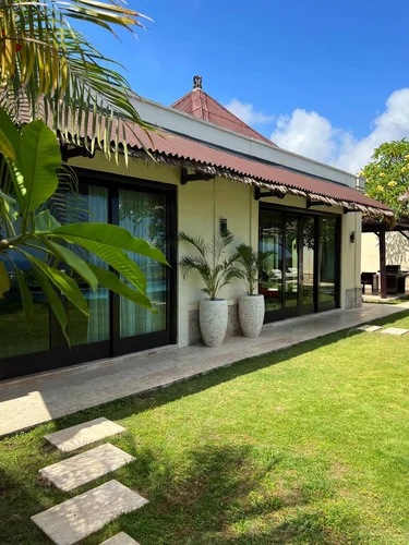 Villa in Ungasan, Bali, Indonesia — 3 bedrooms — photo 3