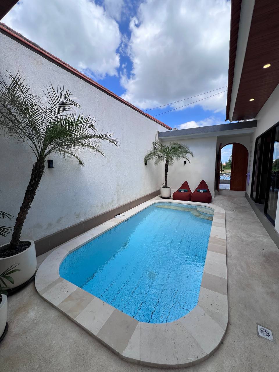 Villa in Canggu, Bali, Indonesia — 2 bedrooms — photo 1
