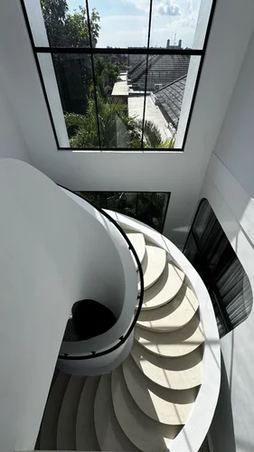 Villa in Kerobokan, Bali, Indonesia — 3 bedrooms — photo 2