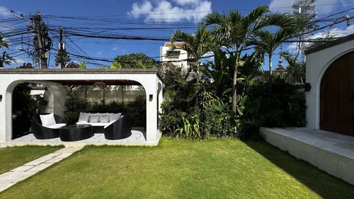 Villa in Kerobokan, Bali, Indonesia — 3 bedrooms — photo 4