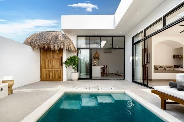 Villa in Uluwatu, Bali, Indonesia — 1 bedroom — photo 1
