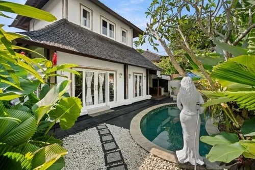 Villa in Canggu, Bali, Indonesia — 3 bedrooms — photo 1