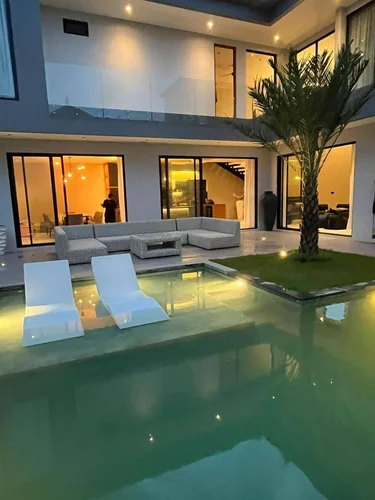 Villa in Kerobokan, Bali, Indonesia — 4 bedrooms — photo 5