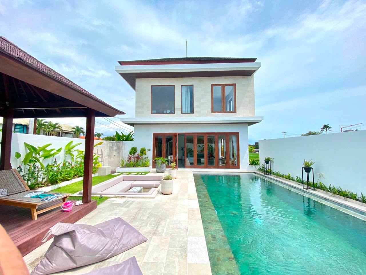 Villa in Tabanan, Bali, Indonesia — 3 bedrooms — photo 1