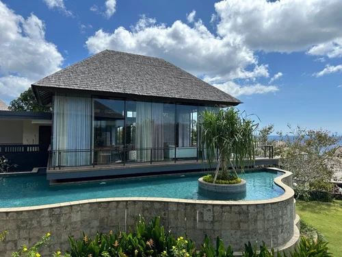 Villa in Uluwatu, Bali, Indonesia — 3 bedrooms — photo 1