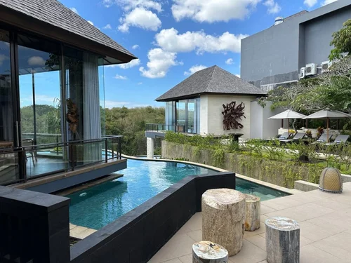 Villa in Uluwatu, Bali, Indonesia — 3 bedrooms — photo 3