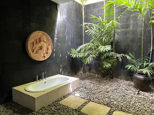 Villa in Uluwatu, Bali, Indonesia — 3 bedrooms — photo 7