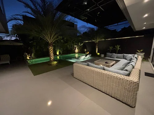 Villa in Kerobokan, Bali, Indonesia — 4 bedrooms — photo 1