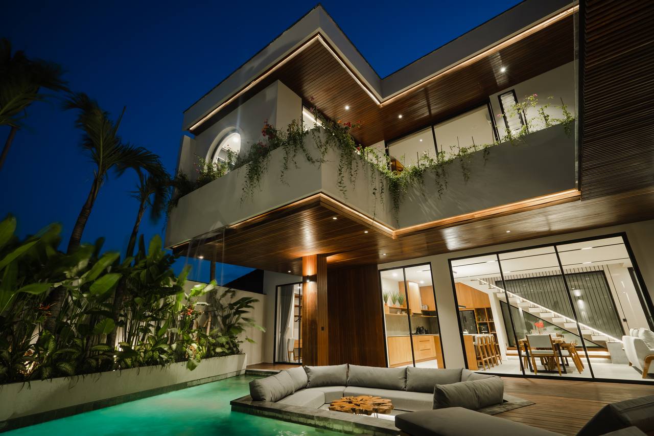 Villa in Canggu, Bali, Indonesia — 4 bedrooms — photo 1