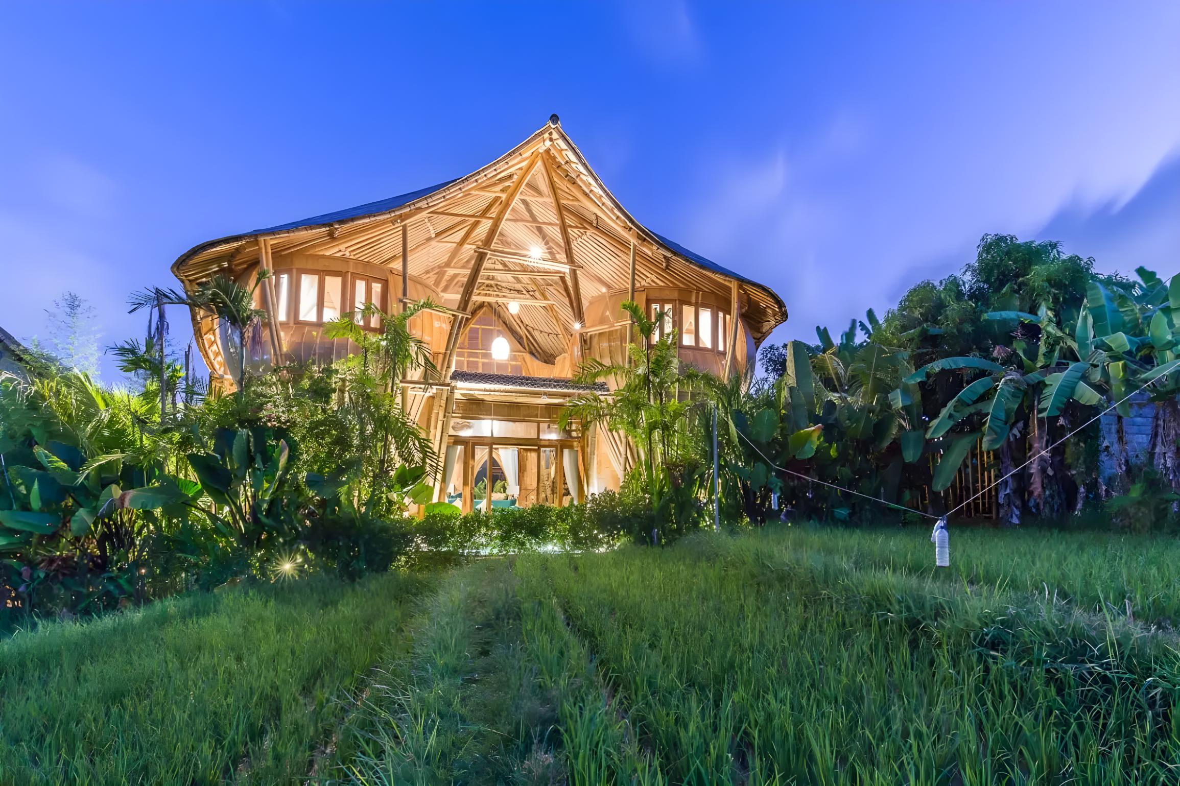 Villa in Seminyak, Bali, Indonesia — 3 bedrooms — photo 1