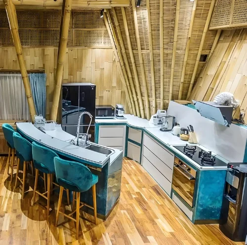 Villa in Seminyak, Bali, Indonesia — 3 bedrooms — photo 2