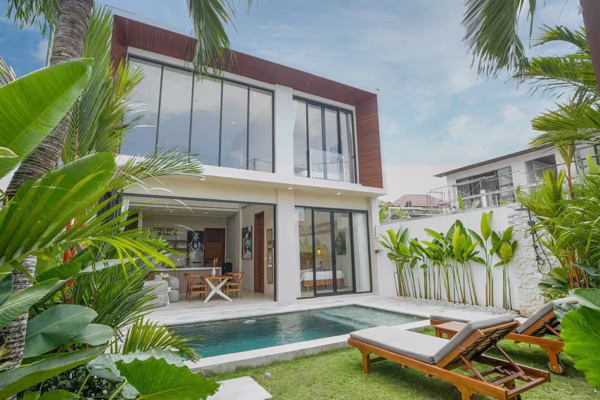 Villa in Canggu, Bali, Indonesia — 2 bedrooms — photo 1