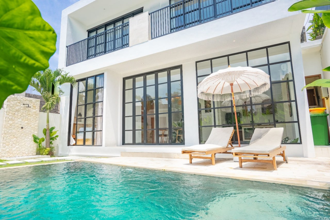 Villa in Canggu, Bali, Indonesia — 3 bedrooms — photo 1