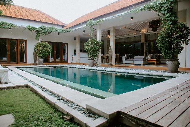 Villa in Seminyak, Bali, Indonesia — 3 bedrooms — photo 1