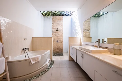 Villa in Seminyak, Bali, Indonesia — 3 bedrooms — photo 4