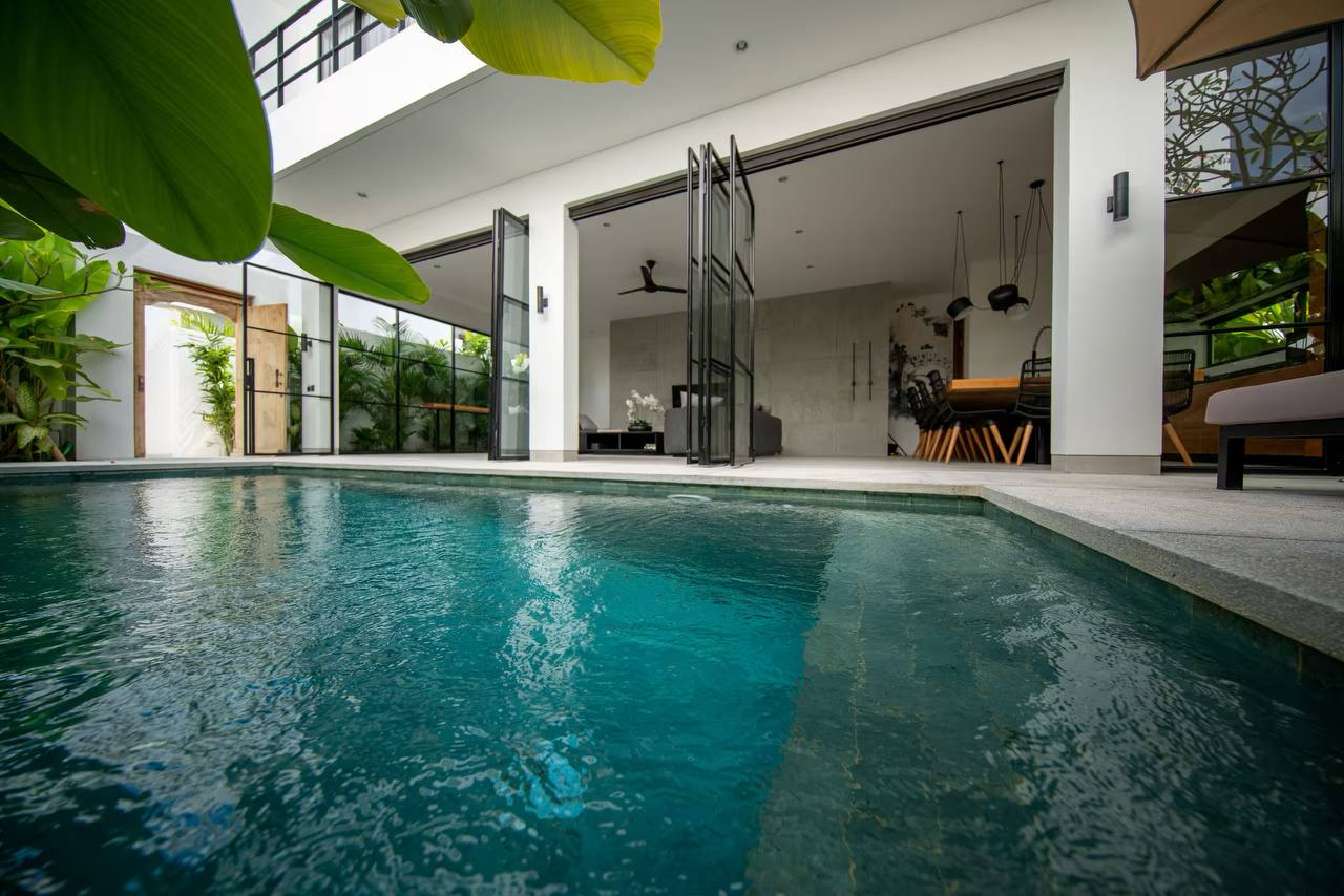 Villa in Umalas, Bali, Indonesia — 3 bedrooms — photo 1