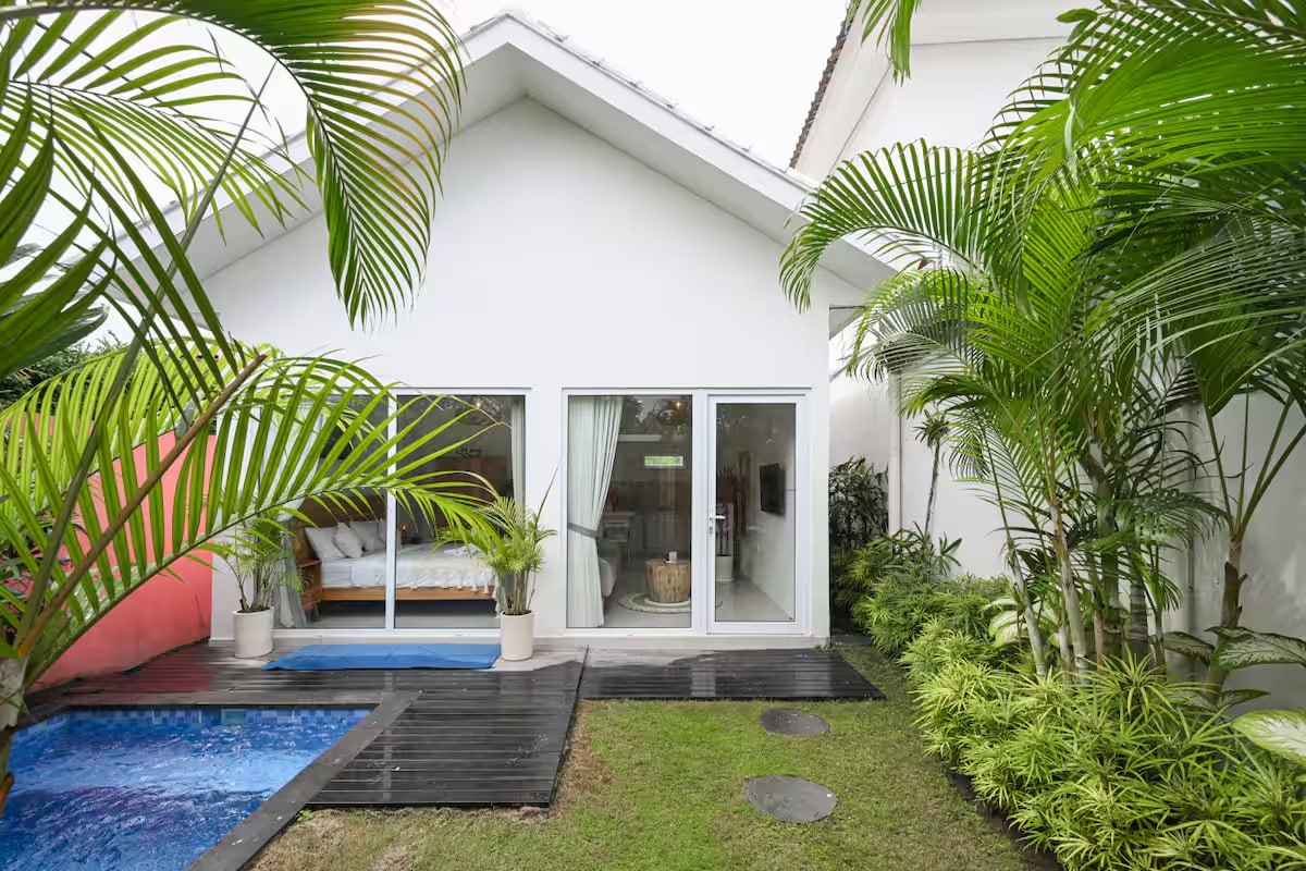 Villa in Canggu, Bali, Indonesia — 1 bedroom — photo 1