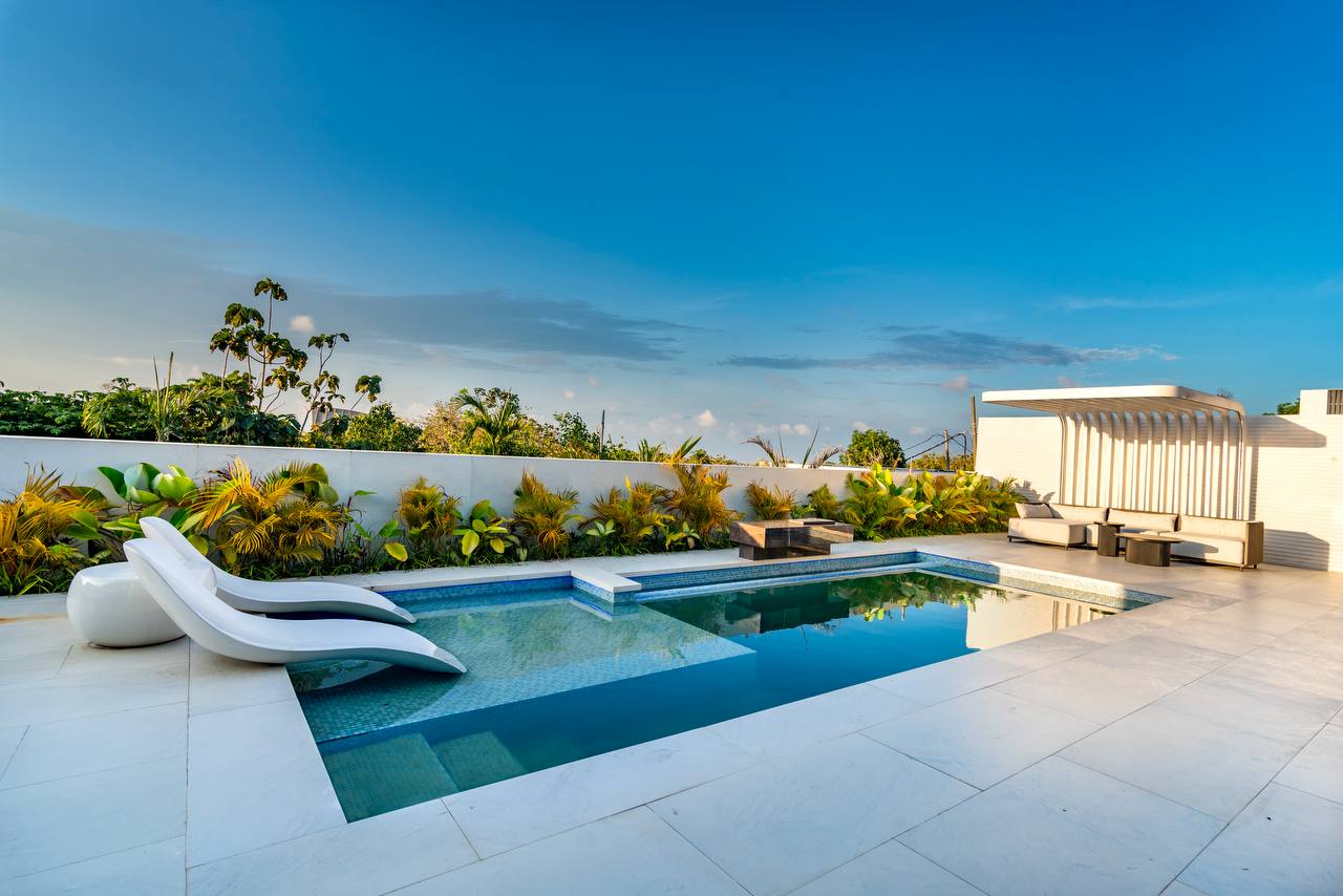 Villa in Uluwatu, Bali, Indonesia — 2 bedrooms — photo 1