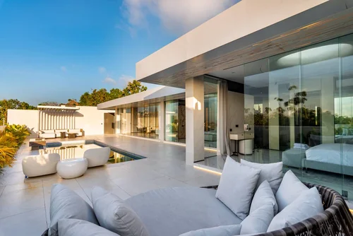 Villa in Uluwatu, Bali, Indonesia — 2 bedrooms — photo 2