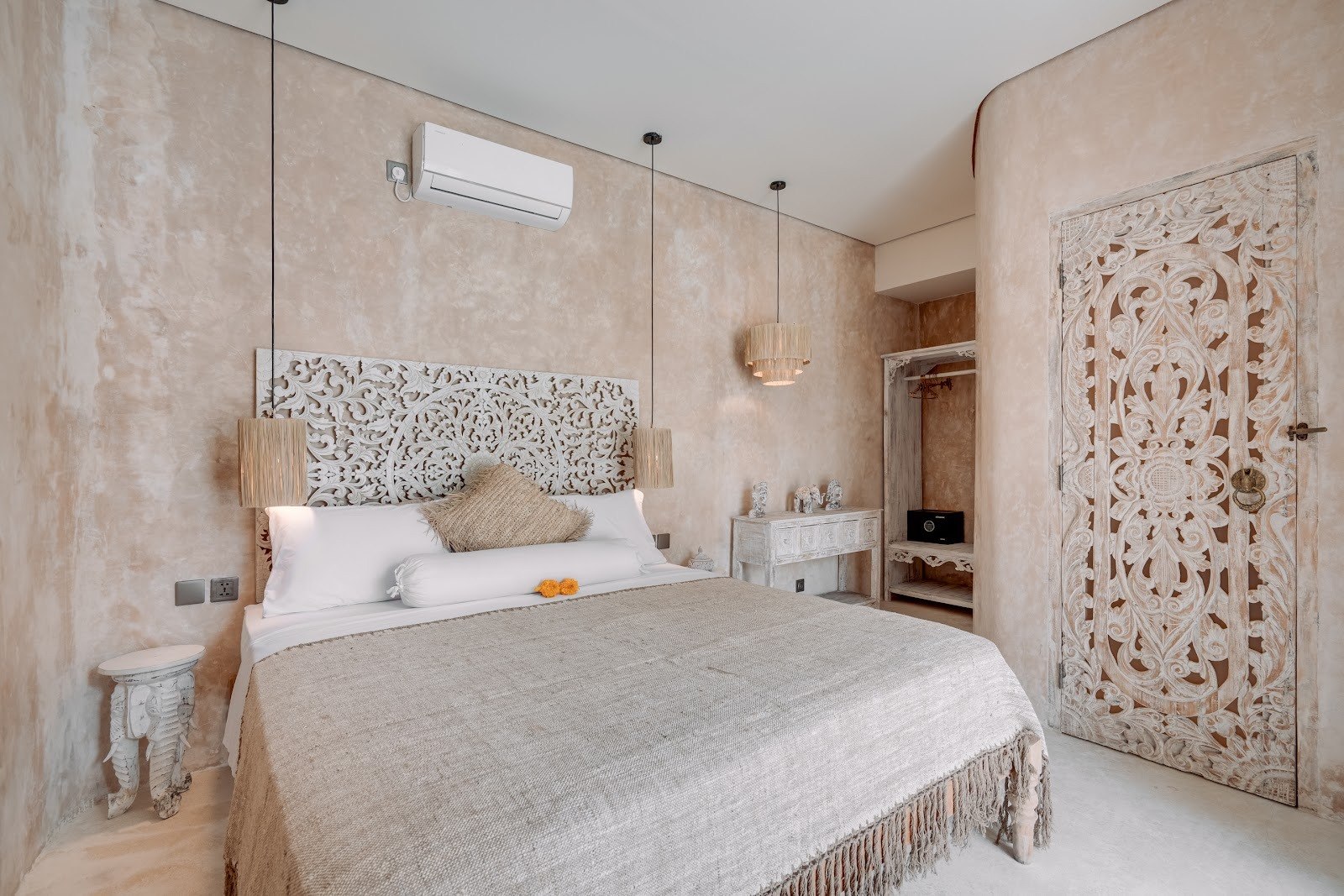 Villa in Ungasan, Bali, Indonesia — 2 bedrooms — photo 1