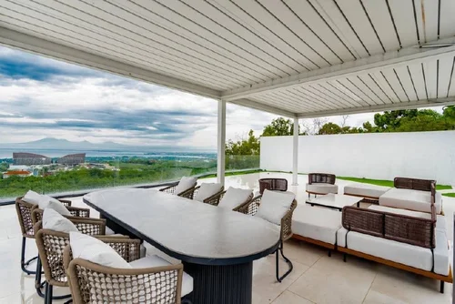 Villa in Uluwatu, Bali, Indonesia — 3 bedrooms — photo 1