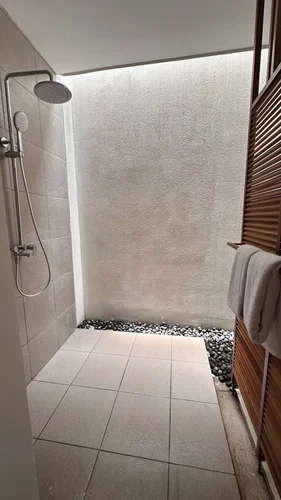 Room in Ungasan, Bali, Indonesia — 1 bedroom — photo 4