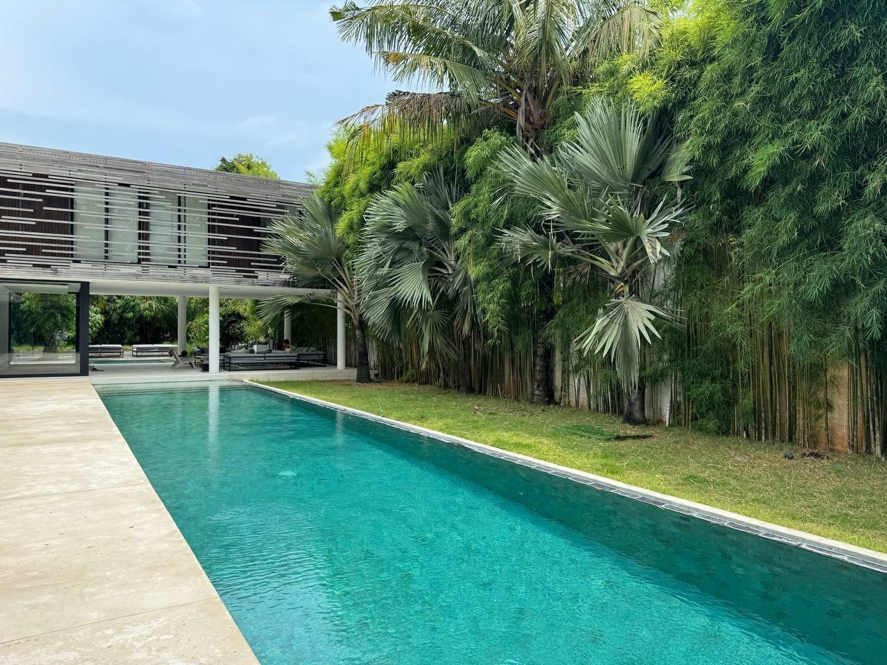 Villa in Canggu, Bali, Indonesia — 5 bedrooms — photo 1