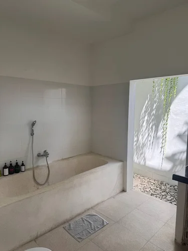 Room in Canggu, Bali, Indonesia — 1 bedroom — photo 4