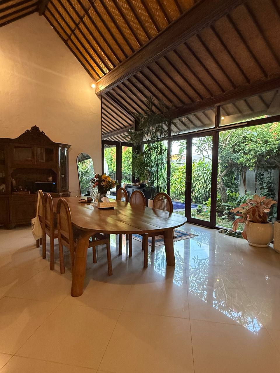 Villa in Umalas, Bali, Indonesia — 3 bedrooms — photo 1