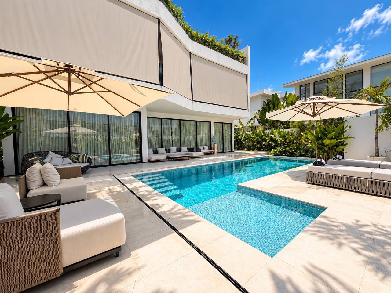 Villa in Umalas, Bali, Indonesia — 3 bedrooms — photo 1