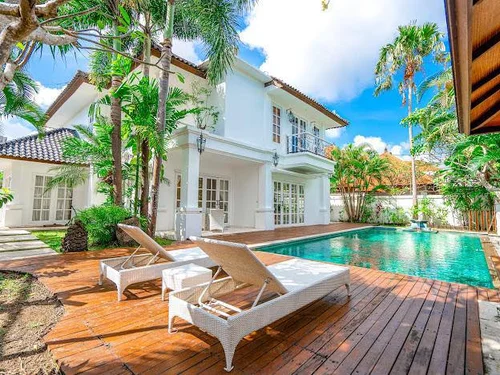 Villa in Seminyak, Bali, Indonesia — 3 bedrooms — photo 2