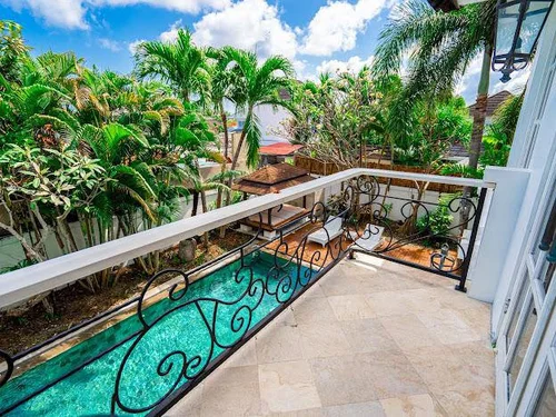 Villa in Seminyak, Bali, Indonesia — 3 bedrooms — photo 4