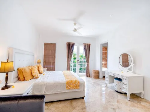 Villa in Seminyak, Bali, Indonesia — 3 bedrooms — photo 8