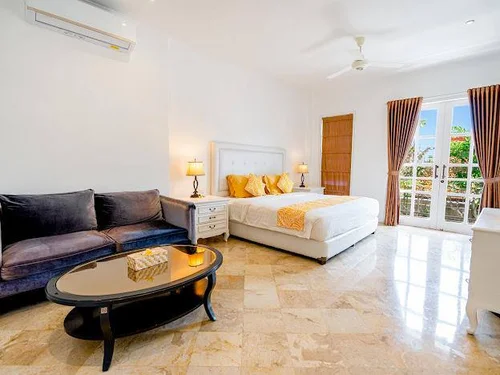 Villa in Seminyak, Bali, Indonesia — 3 bedrooms — photo 9