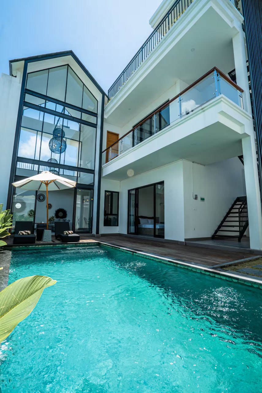 Villa in Canggu, Bali, Indonesia — 3 bedrooms — photo 1