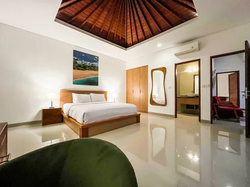 Villa in Canggu, Bali, Indonesia — 3 bedrooms — photo 10