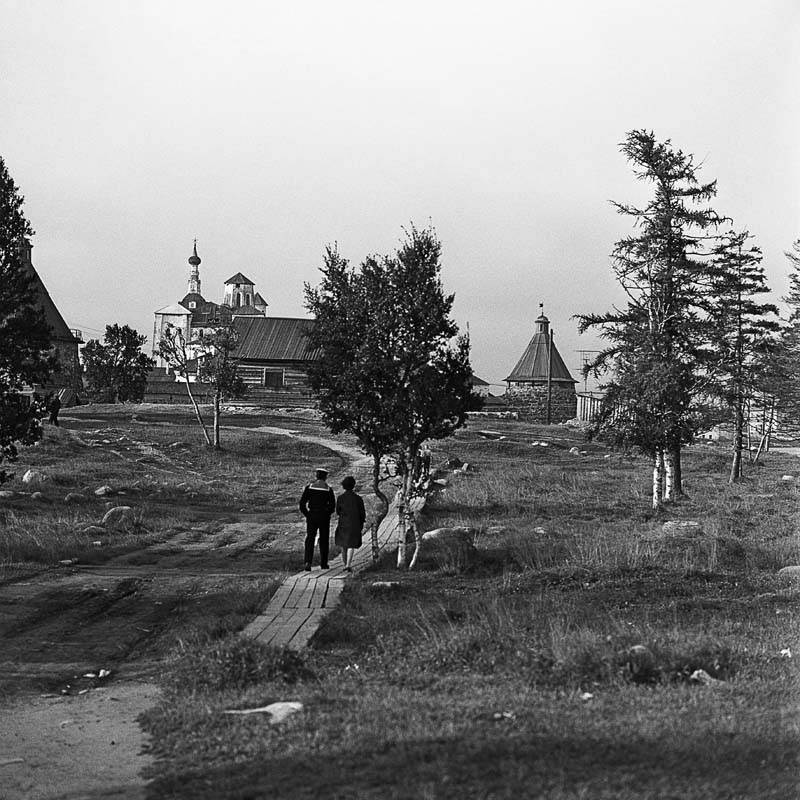 Виктор Ахломов