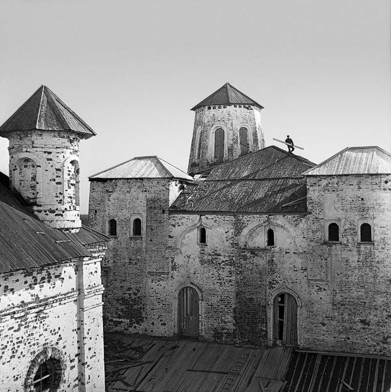 Виктор Ахломов