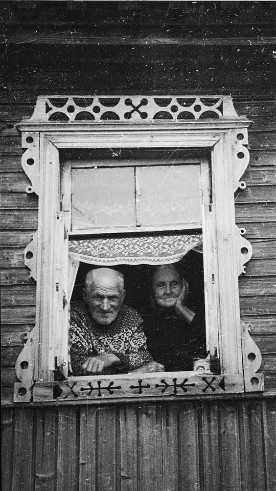 У окна, Пинежский р-н, 1970-е гг.