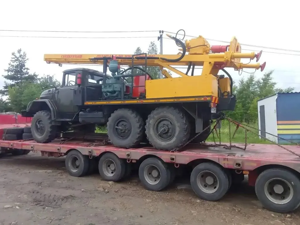 Транспортировка буровой установки Спецбурмаш на низкорамном трале