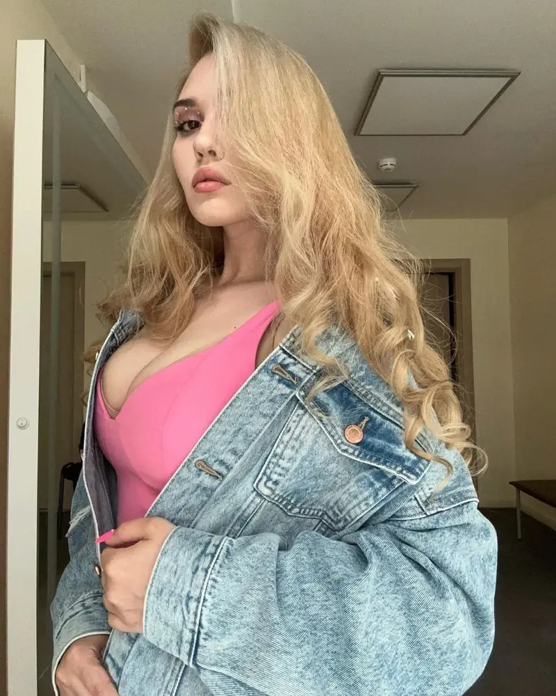 Dead Blonde