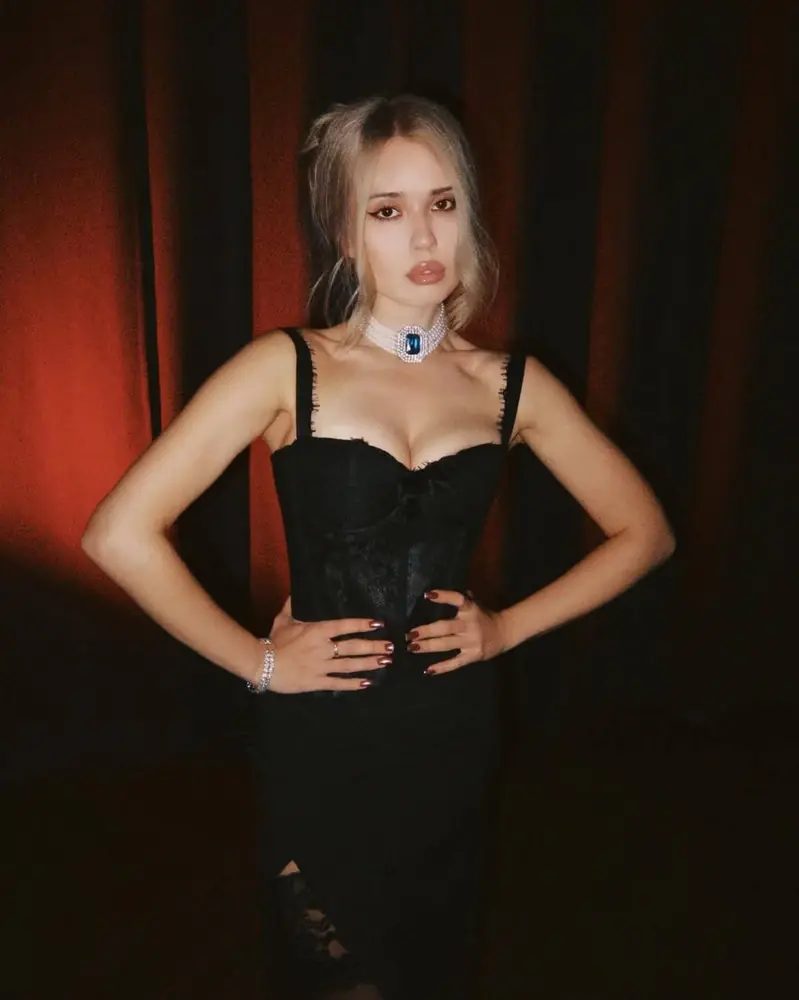 Dead Blonde