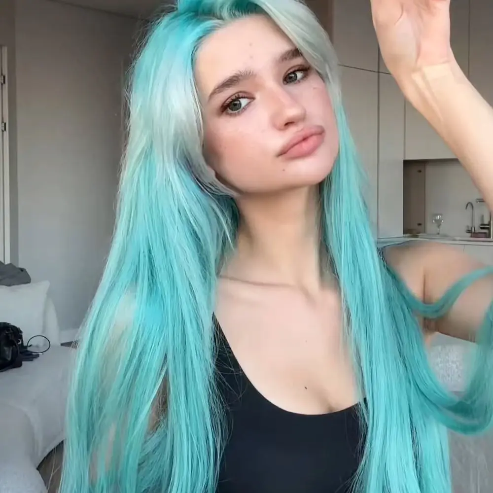 Лиза Анохина