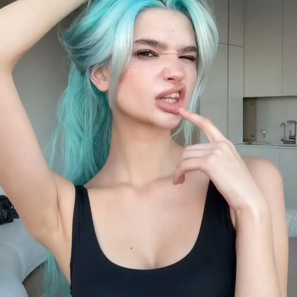 Лиза Анохина