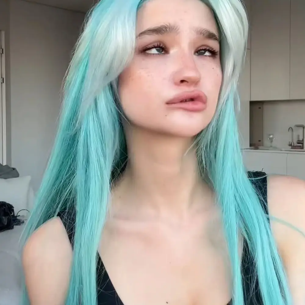 Лиза Анохина