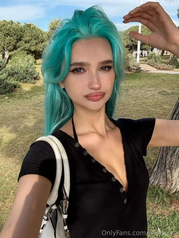 Лиза Анохина